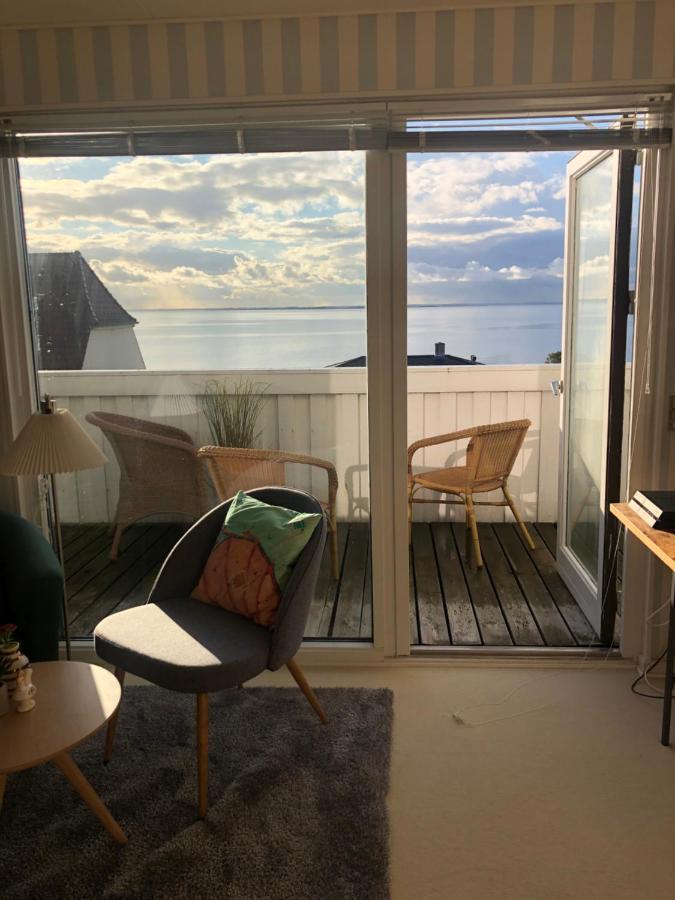 Dejligt Vaerelse Med Eget Bad Og Havudsigt Appartement Assens Buitenkant foto