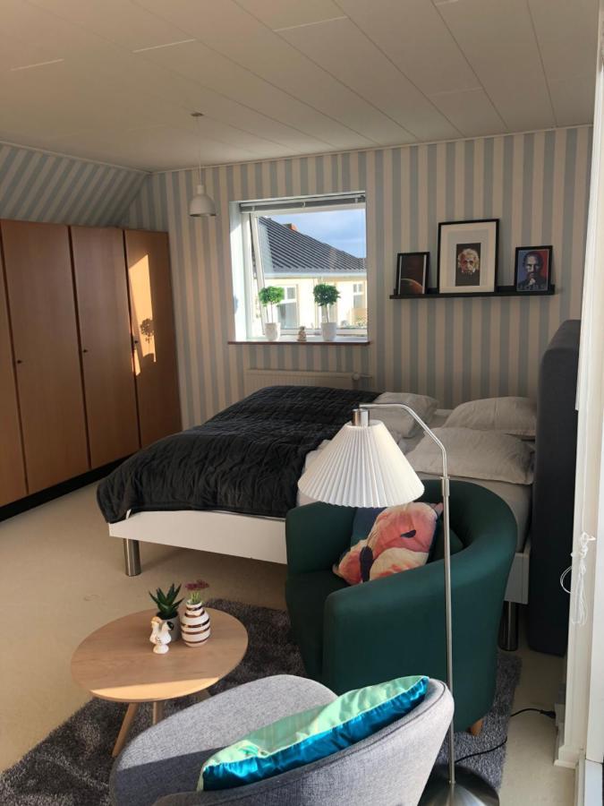 Dejligt Vaerelse Med Eget Bad Og Havudsigt Appartement Assens Buitenkant foto