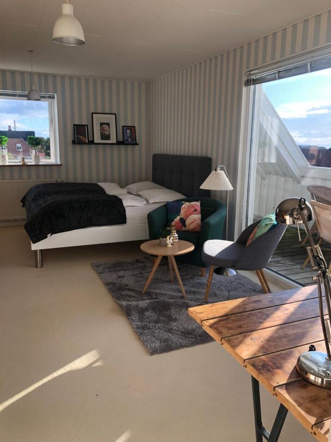 Dejligt Vaerelse Med Eget Bad Og Havudsigt Appartement Assens Buitenkant foto