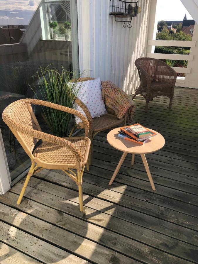 Dejligt Vaerelse Med Eget Bad Og Havudsigt Appartement Assens Buitenkant foto