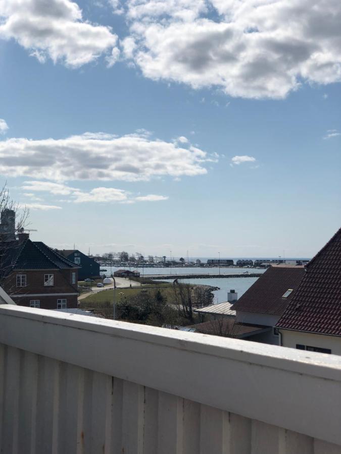 Dejligt Vaerelse Med Eget Bad Og Havudsigt Appartement Assens Buitenkant foto